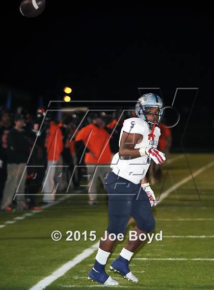 Thumbnail 1 in Austin vs. Clay-Chalkville (AHSAA 6A Semifinal) photogallery.