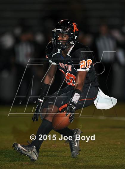 Thumbnail 2 in Austin vs. Clay-Chalkville (AHSAA 6A Semifinal) photogallery.