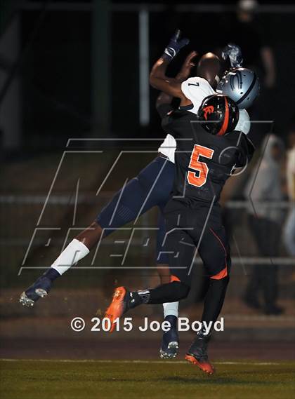 Thumbnail 1 in Austin vs. Clay-Chalkville (AHSAA 6A Semifinal) photogallery.