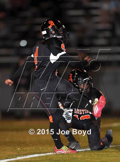 Thumbnail 2 in Austin vs. Clay-Chalkville (AHSAA 6A Semifinal) photogallery.