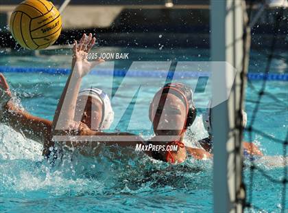 Thumbnail 1 in Washington @ Encinal (Battle of the Bay) photogallery.