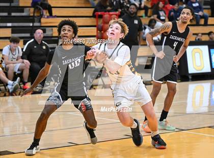 Thumbnail 3 in Sacramento vs. Granada (Bishop O'Dowd Thanksgiving Showcase) photogallery.