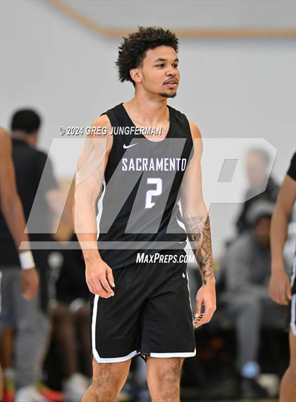 Thumbnail 3 in Sacramento vs. Granada (Bishop O'Dowd Thanksgiving Showcase) photogallery.