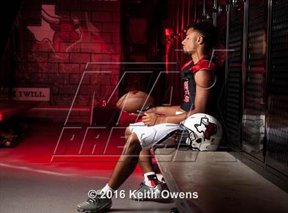 Thumbnail 3 in Cedar Hill (2016 Preseason Top 25 Early Contenders Photo Shoot)  photogallery.
