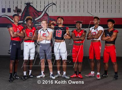 Thumbnail 1 in Cedar Hill (2016 Preseason Top 25 Early Contenders Photo Shoot)  photogallery.