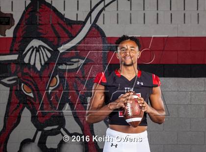 Thumbnail 2 in Cedar Hill (2016 Preseason Top 25 Early Contenders Photo Shoot)  photogallery.