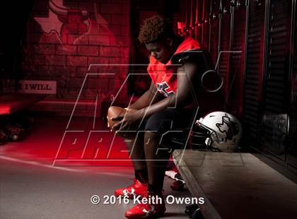 Thumbnail 3 in Cedar Hill (2016 Preseason Top 25 Early Contenders Photo Shoot)  photogallery.
