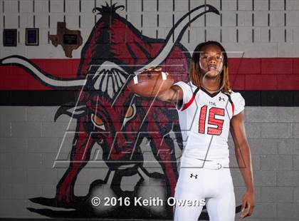 Thumbnail 1 in Cedar Hill (2016 Preseason Top 25 Early Contenders Photo Shoot)  photogallery.