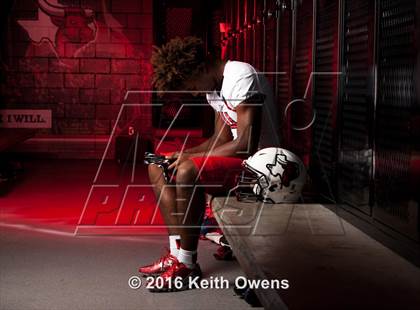 Thumbnail 1 in Cedar Hill (2016 Preseason Top 25 Early Contenders Photo Shoot)  photogallery.