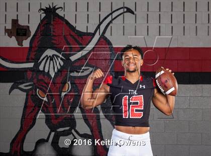 Thumbnail 3 in Cedar Hill (2016 Preseason Top 25 Early Contenders Photo Shoot)  photogallery.