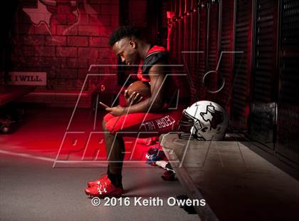 Thumbnail 2 in Cedar Hill (2016 Preseason Top 25 Early Contenders Photo Shoot)  photogallery.