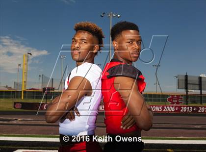 Thumbnail 1 in Cedar Hill (2016 Preseason Top 25 Early Contenders Photo Shoot)  photogallery.