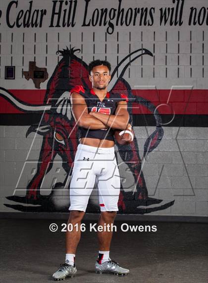 Thumbnail 1 in Cedar Hill (2016 Preseason Top 25 Early Contenders Photo Shoot)  photogallery.