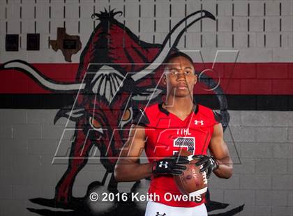 Thumbnail 1 in Cedar Hill (2016 Preseason Top 25 Early Contenders Photo Shoot)  photogallery.