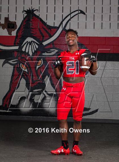Thumbnail 3 in Cedar Hill (2016 Preseason Top 25 Early Contenders Photo Shoot)  photogallery.
