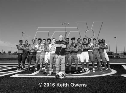 Thumbnail 3 in Cedar Hill (2016 Preseason Top 25 Early Contenders Photo Shoot)  photogallery.