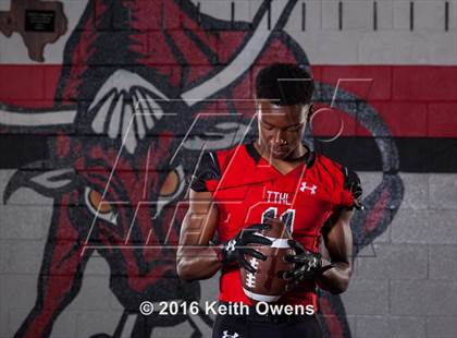 Thumbnail 2 in Cedar Hill (2016 Preseason Top 25 Early Contenders Photo Shoot)  photogallery.