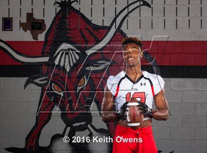 Thumbnail 3 in Cedar Hill (2016 Preseason Top 25 Early Contenders Photo Shoot)  photogallery.