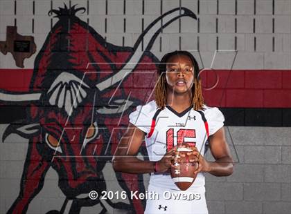 Thumbnail 3 in Cedar Hill (2016 Preseason Top 25 Early Contenders Photo Shoot)  photogallery.