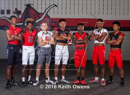 Thumbnail 2 in Cedar Hill (2016 Preseason Top 25 Early Contenders Photo Shoot)  photogallery.
