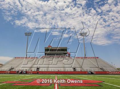 Thumbnail 2 in Cedar Hill (2016 Preseason Top 25 Early Contenders Photo Shoot)  photogallery.