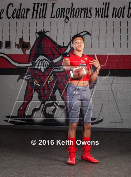 Thumbnail 1 in Cedar Hill (2016 Preseason Top 25 Early Contenders Photo Shoot)  photogallery.