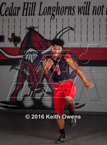 Thumbnail 3 in Cedar Hill (2016 Preseason Top 25 Early Contenders Photo Shoot)  photogallery.