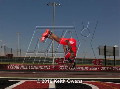 Thumbnail 3 in Cedar Hill (2016 Preseason Top 25 Early Contenders Photo Shoot)  photogallery.