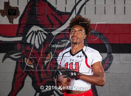 Thumbnail 3 in Cedar Hill (2016 Preseason Top 25 Early Contenders Photo Shoot)  photogallery.