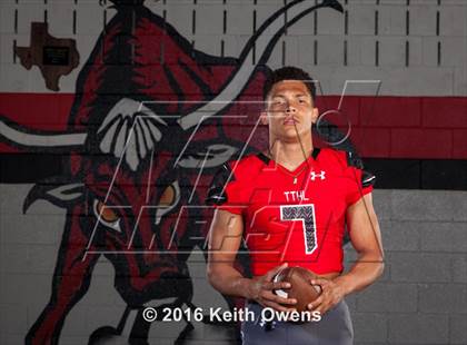 Thumbnail 3 in Cedar Hill (2016 Preseason Top 25 Early Contenders Photo Shoot)  photogallery.