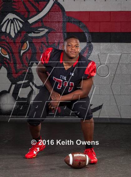 Thumbnail 1 in Cedar Hill (2016 Preseason Top 25 Early Contenders Photo Shoot)  photogallery.