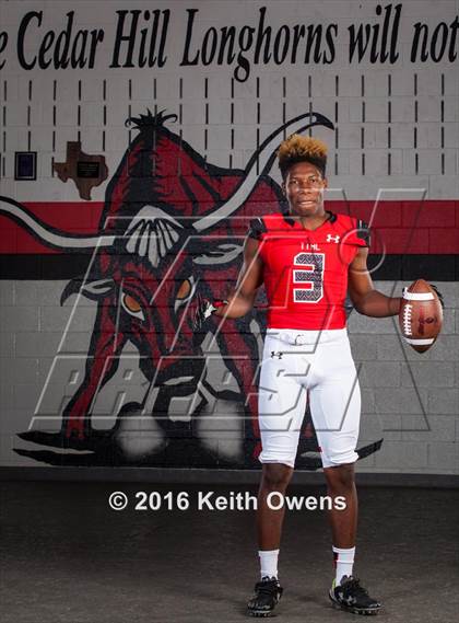 Thumbnail 3 in Cedar Hill (2016 Preseason Top 25 Early Contenders Photo Shoot)  photogallery.
