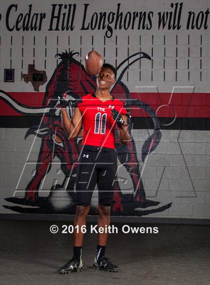 Thumbnail 3 in Cedar Hill (2016 Preseason Top 25 Early Contenders Photo Shoot)  photogallery.