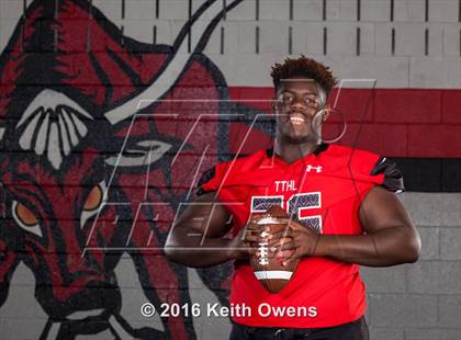 Thumbnail 3 in Cedar Hill (2016 Preseason Top 25 Early Contenders Photo Shoot)  photogallery.