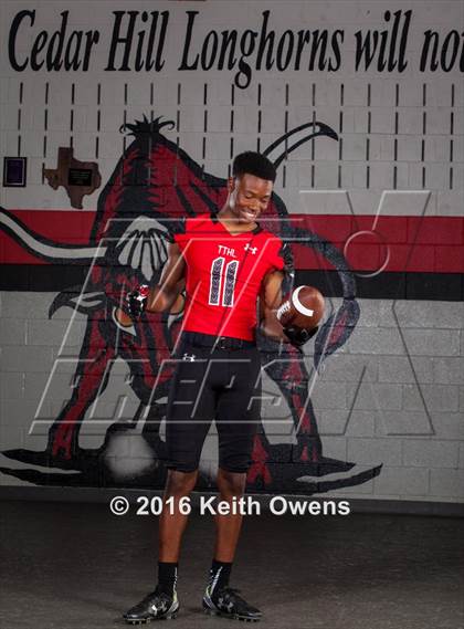 Thumbnail 2 in Cedar Hill (2016 Preseason Top 25 Early Contenders Photo Shoot)  photogallery.