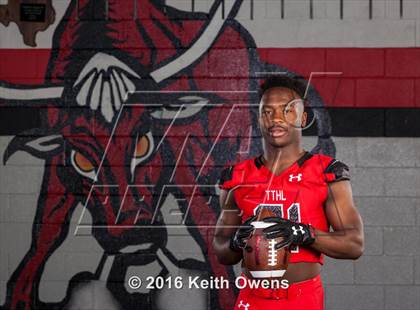 Thumbnail 3 in Cedar Hill (2016 Preseason Top 25 Early Contenders Photo Shoot)  photogallery.