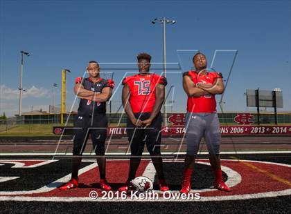 Thumbnail 1 in Cedar Hill (2016 Preseason Top 25 Early Contenders Photo Shoot)  photogallery.