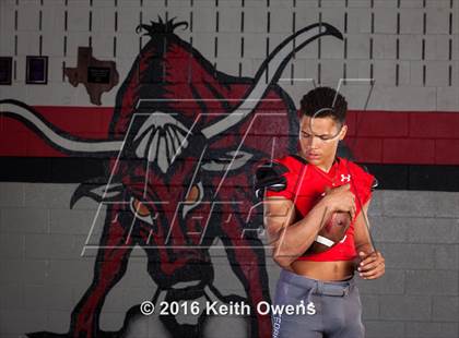 Thumbnail 1 in Cedar Hill (2016 Preseason Top 25 Early Contenders Photo Shoot)  photogallery.