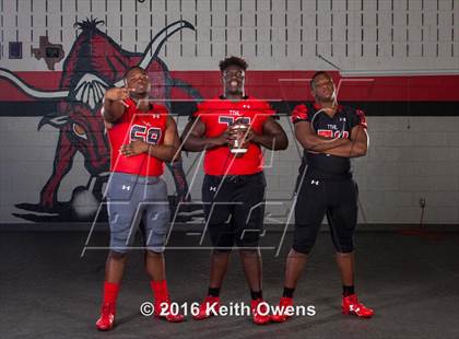 Thumbnail 2 in Cedar Hill (2016 Preseason Top 25 Early Contenders Photo Shoot)  photogallery.
