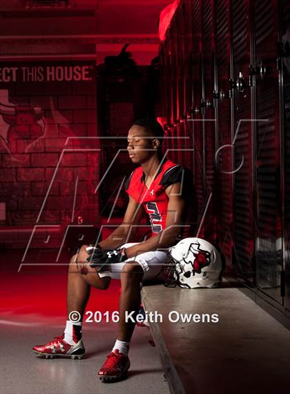 Thumbnail 2 in Cedar Hill (2016 Preseason Top 25 Early Contenders Photo Shoot)  photogallery.