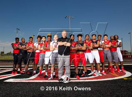 Thumbnail 2 in Cedar Hill (2016 Preseason Top 25 Early Contenders Photo Shoot)  photogallery.