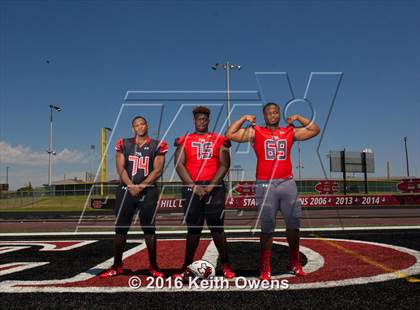 Thumbnail 3 in Cedar Hill (2016 Preseason Top 25 Early Contenders Photo Shoot)  photogallery.