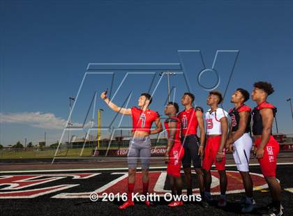 Thumbnail 2 in Cedar Hill (2016 Preseason Top 25 Early Contenders Photo Shoot)  photogallery.