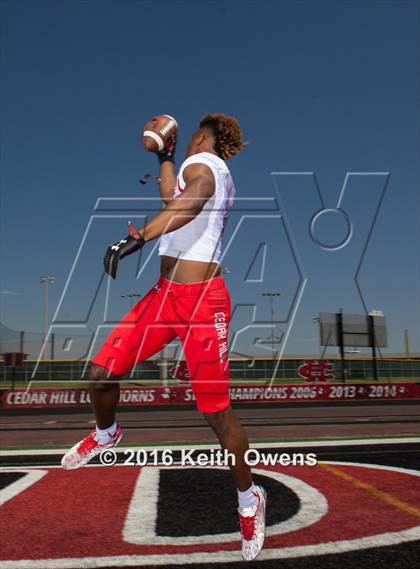 Thumbnail 1 in Cedar Hill (2016 Preseason Top 25 Early Contenders Photo Shoot)  photogallery.