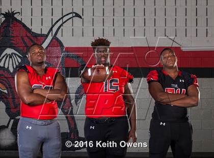 Thumbnail 1 in Cedar Hill (2016 Preseason Top 25 Early Contenders Photo Shoot)  photogallery.
