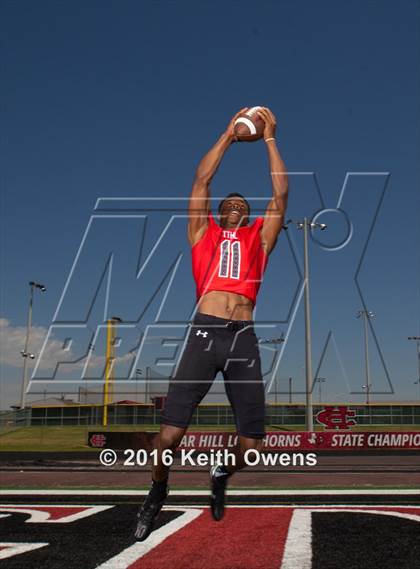 Thumbnail 3 in Cedar Hill (2016 Preseason Top 25 Early Contenders Photo Shoot)  photogallery.