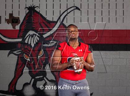 Thumbnail 2 in Cedar Hill (2016 Preseason Top 25 Early Contenders Photo Shoot)  photogallery.