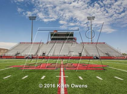 Thumbnail 3 in Cedar Hill (2016 Preseason Top 25 Early Contenders Photo Shoot)  photogallery.