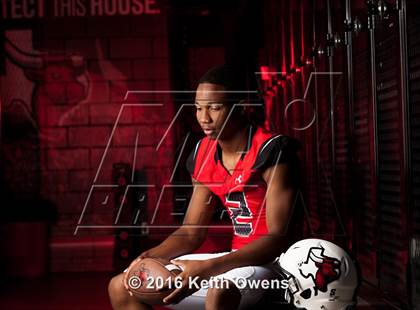 Thumbnail 1 in Cedar Hill (2016 Preseason Top 25 Early Contenders Photo Shoot)  photogallery.