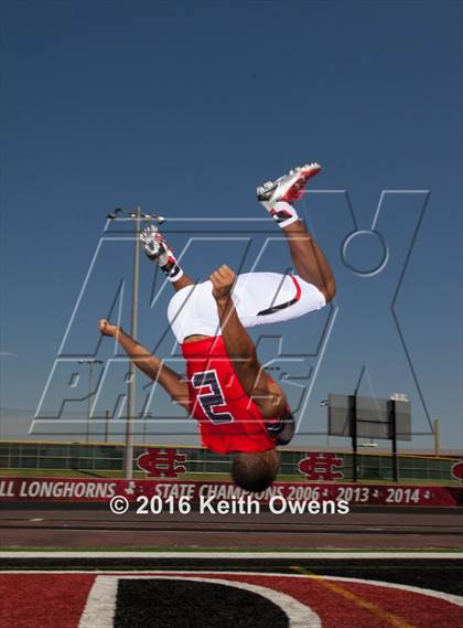 Thumbnail 2 in Cedar Hill (2016 Preseason Top 25 Early Contenders Photo Shoot)  photogallery.